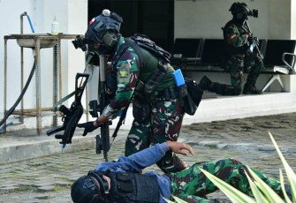 Aksi Pasukan Khusus Gabungan Rebut Bandara Banyuwangi dari Tangan Musuh
