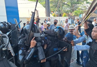 Lantamal VI Latihan Penanggulangan Huru- Hara