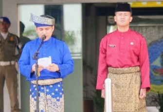 Wakil Bupati Bintan Ahdi Muqsith saat pimpin apel pagi