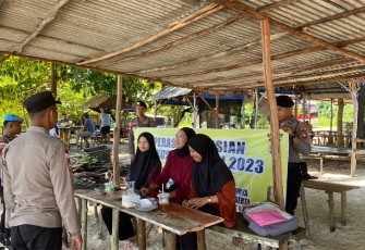 Anggota Polres Bintan saat Laksanakan Himbauan Kamtibmas 