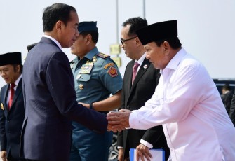 Menhan Prabowo saat Lepas Keberangkatan Presiden Jokowi ke India