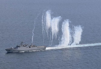KRI Frans Kaisiepo-368 saat Uji Keunggulan Fire Power di Laut Mediterania