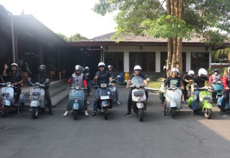 Parade Vespa Pantai Gemah Tulungagung