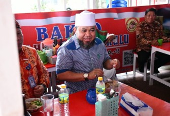 Wali Kota Helmi Hasan Launching Bakso Merah Putih 