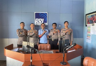 Polres Kaur Sosialisasikan Rekruitmen Polri Melalui RRI Bintuhan