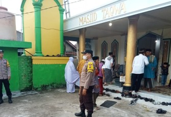Polsek Lebong Tengah Laksanakan Pengamanan Salat Idulfitri di Masjid Taqwa