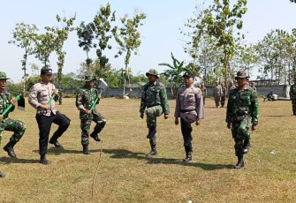 Prajurit Kodim 0727/Karanganyar melaksanakan gladi pembukaan TMMD Reg ke-117