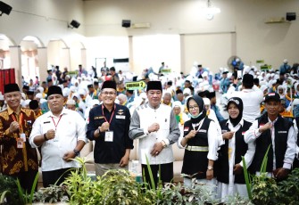 Wakil Gubernur Bengkulu Rosjonsyah Lepas Jamah Haji Bengkulu Kloter Empat