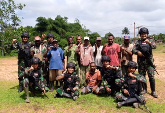 Satgas Pamtas Statis RI-PNG Yonif 111/KB Imbau Masyarakat Pedalaman Papua Selatan Untuk Lapor Cepat