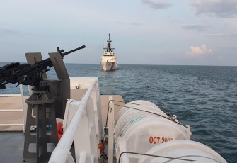 Kapal Bakamla RI saat Passing Exercise bersama Republic of Singapore Navy dan US Coast Guard