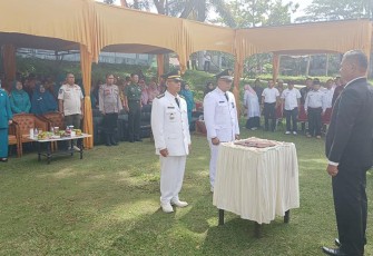 Suasana sertijab Pejabat Camat Akabiluru di Pelataran Kantor Camat Akabiluru.