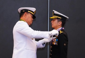 Panglima Singapura Dianugrahi Bintang Jalasena Utama 