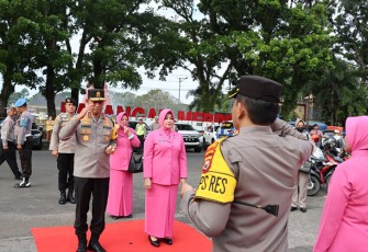 Kapolda Bengkulu saat tiba di Mapolresta Bengkulu.