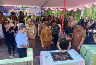 Bupati Minahasa Utara Didampingi Dandim 1310/Bitung saat Meresmikan Fasilitas Air Bersih
