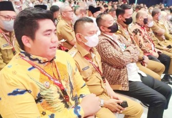 Bupati Roby Didampingi Sekda Ronny saat Hadiri Rakornas Penanggulangan Bencana Bersama Presiden