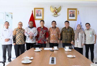 Gubernur Ansar bersama Bupati Karimun saat Temui Menkes RI Untuk Rencana Pengembanang RS Tanjungbatu di Karimun
