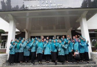 Pj Ketua TP PKK Sumsel Tyas Fatoni Tinjau Gerakan Keluarga Indonesia dan Posyandu di Jawa Barat
