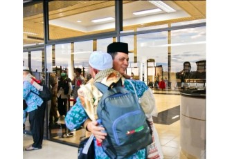 Gubernur Ansar Sambut Kepulangan Jemaah Haji Kloter 1 Kepri