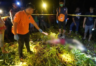 Seorang laki-laki bernama Martinus David (60) ditemukan meninggal dunia di kebun karet di Dusun Gonis Butun, Desa Gonis Tekam, Kecamatan Sekadau Hilir pada Rabu (13/12/2023)