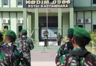 Hari Juang TNI-AD ke-78 tahun 2023, Kodim 0906/Kutai Kartanegara (Kkr) menyelenggarakan kegiatan upacara yang di adakan di lapangan upacara Makodim 0906/Kkr jalan KH. Ahmad Mukhsin kelurahan Timbau Kecamatan Tenggarong Kabupaten Kutai Kartanegara (Kukar), Jum’at (15/12/2023)