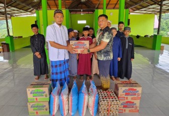 Dandim 0902/Berau Bagikan Sembako di Ponpes Darur Rahmah