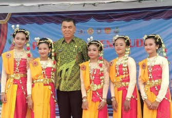 Bupati Natuna saat Hadiri Pegelaran Seni Budaya di Desa Harapan Jaya