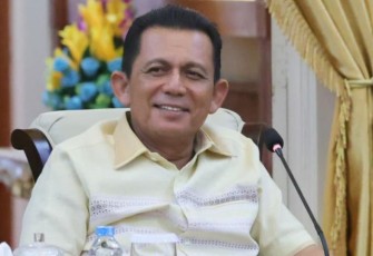 Gubernur H Ansar Ahmad 
