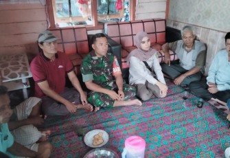 Babinsa Marang saat Dampingi Kegiatan Tim Verifikasi Teknis Perhutanan Sosial Dalam Penyiapan Kawasan 