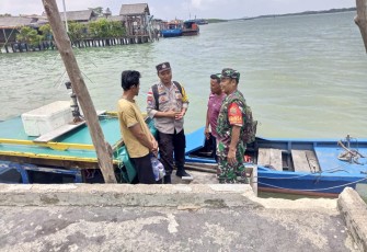 Bhabinkamibmas Berikan Imbauan Keselamatan Berlayar