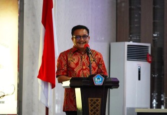 Wali Kota Bitung Maurits Mantiri saat memberikan sambutan