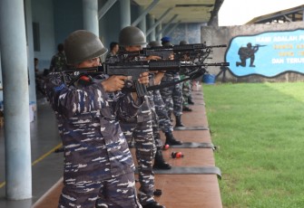 Lantamal V Selenggarakan Latihan Menembak