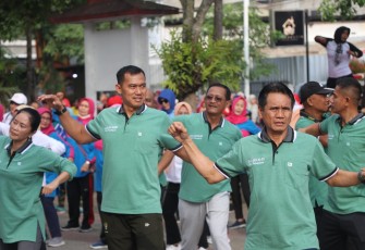 Dandim Tulungagung Ikuti Senam Massal Bersama Pj Bupati Tulungagung
