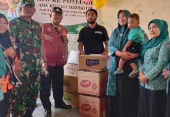 Bhabinkamtibmas Polsek Batang Toru, Aiptu Sayaman Siregar, menghadiri kegiatan Posyandu ke Desa Gunung Binanga, Kecamatan Marancar, Kabupaten Tapanuli Selatan (Tapsel), Selasa (14/3/2023) pagi.