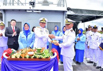 Kasal memimpin acara Delivery Ceremony, Peresmian, dan Pengukuhan Komandan KRI Tuna-876 bertempat di Galangan PT Karimun Anugrah Sejati (KAS), Kamis (07/09). 