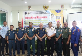 Kepala Zona Bakamla Tengah Hadiri FGD Kesyahbandaran Manado