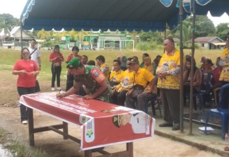 Babinsa Koramil Rungan saat Hadiri Peringatan Hari TBC Sedunia di Kecamatan Rungan 