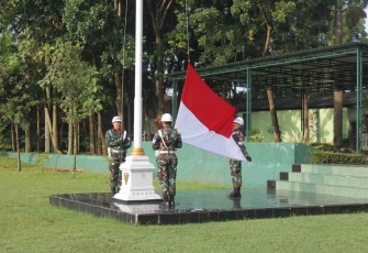 Prajurit Menarmed 2 Putra Yudha laksanakan Upacara Bendera Dengan Penuh Rasa Semangat