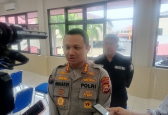 Kabid Humas Polda Bengkulu Kombes Pol Anuardi, S.Ik., M.Si., saat memberikan keterangan pers.