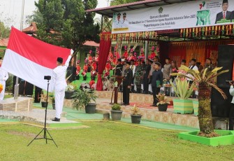 Bupati Limapuluh Kota Safarruddin, memimpin upacara memperingati Hari Amal Bakti Kementerian Agama ke-77.