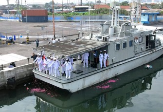 Lanal Semarang Laksanakan Tabur Bunga