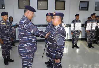 Pangkoarmada Laksamana Muda TNI Hersan, S.H., M.Si., M.Tr.Opsla, saat Pimpin Sertijab Kadiskomlek Koarmada III