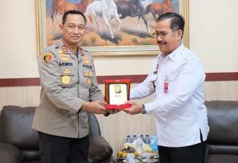 Penyerahan cindera mata