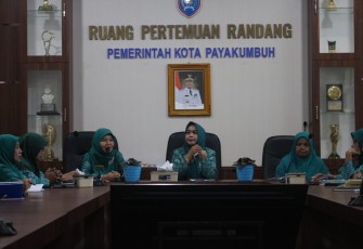 TP. PKK Kabupaten Limapuluh Kota didampingi Diskominfo melakukan studi tiru, terkait penggunaan aplikasi SiPedati Kota Payakumbuh.