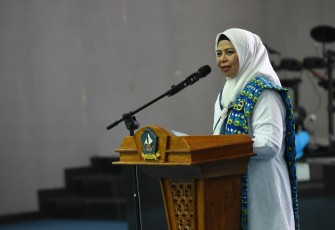 Ketua Badan Kontrak Majelis Taklim (BKMT) Provinsi Kepulauan Riau Hj. Dewi Kumalasari Ansar 