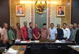 Warga Bulak Banteng Bandarejo Surabaya saat Wadul ke wakil rakyat gedung DPRD Jawa Timur