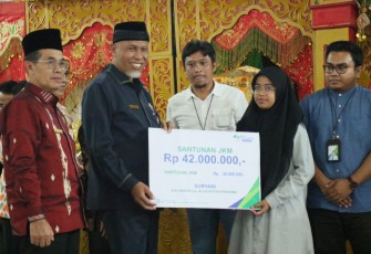 Gubernur Sumbar meluncurkan Program Koperasi Konsumen Ekonomi Syariah Roda Dua dan Perlindungan Pekerja Rentan BPJS Ketenagakerjaan 2023.