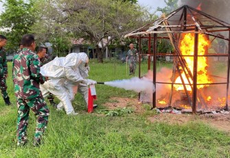 Lanudal Kupang Laksanakan Simulasi Pemadaman Kebakaran