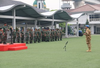 Satgas MTF TNI Kontingen Garuda XXVIII-O UNIFIL TA 2024 menerima kedatangan Komandan Pusat Misi Pemeliharaan Perdamaian (PMPP)TNI, Laksda TNI Retiono Kunto Haridiningtias bertempat di Dermaga Kolinlamil, Jakarta Utara, Kamis (07/12)