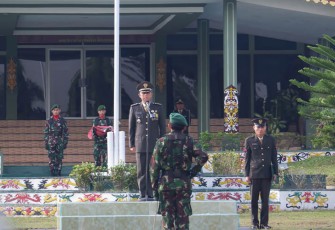 Upacara Peringatan Hari Pahlawan 10 November 2023, bertempat di Lapangan Upacara Makorem 121/Abw, Jl. Pangeran Kuning, Sintang, Kalimantan Barat, Jum'at (10/11/2023).