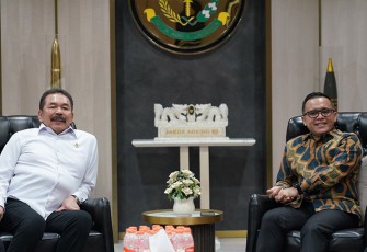 Jaksa Agung ST Burhanuddin saat menerima kunjungan silaturahmi Menteri PANRB Azwar Anas